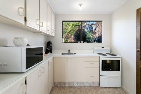 Photo of property in 9 Gladstone Grove, Richmond Heights, Taupo, 3330