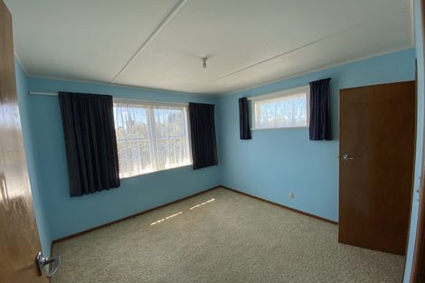 Photo of property in 11 Robert Burke Place, Henderson, Auckland, 0612