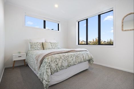 Photo of property in 10 Kenehi Road, Karaka, 2124