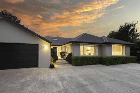 Photo of property in 72 Memorial Avenue, Ilam, Christchurch, 8053