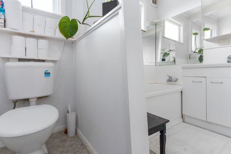 Photo of property in 4 Laurel Place, Awapuni, Palmerston North, 4412