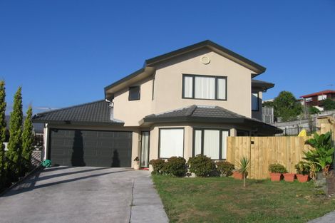 Photo of property in 2/14 Mossop Rise, Glenfield, Auckland, 0629