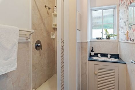 Photo of property in 98 Hebron Road, Waiake, Auckland, 0630