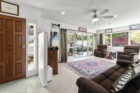 Photo of property in 2 Ashdown Place, Pahurehure, Papakura, 2113