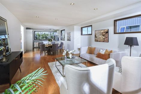 Photo of property in 32a Becroft Drive, Forrest Hill, Auckland, 0620