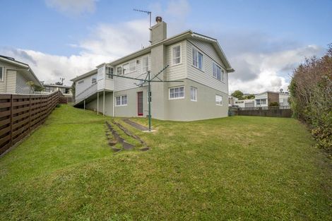 Photo of property in 2 Florio Terrace, Tawa, Wellington, 5028