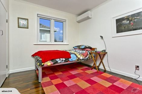 Photo of property in 42 Carlisle Road, Browns Bay, Auckland, 0630