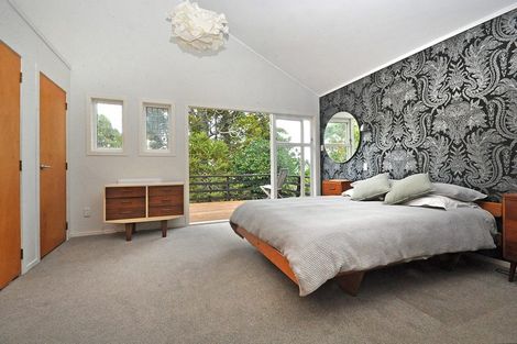 Photo of property in 42 Kauri Road, Laingholm, Auckland, 0604