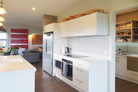 Photo of property in 3 Esk View Road, Eskdale, Napier, 4182