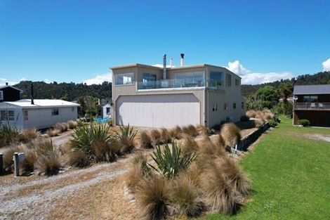 Photo of property in 5 The Parade, Okarito, Whataroa, 7886