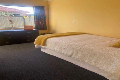 Photo of property in 11 Flemington Place, Taradale, Napier, 4112