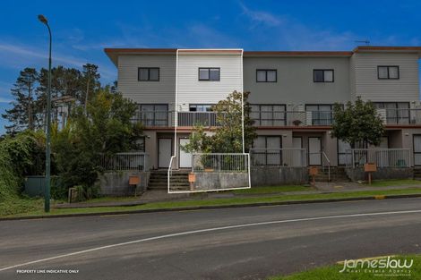 Photo of property in 9/46 Carlos Drive, Flat Bush, Auckland, 2016