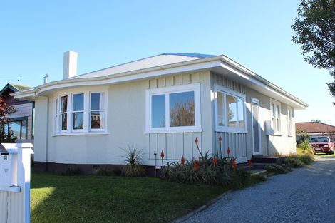 Photo of property in 35 Carnarvon Street, Gisborne, 4010