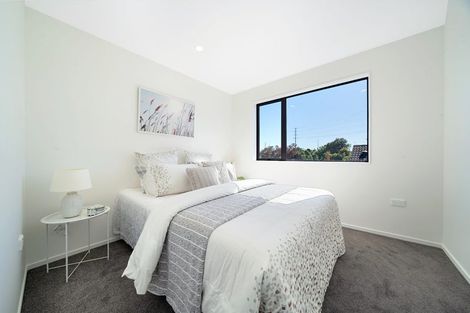 Photo of property in 53 Meadowood Drive, Unsworth Heights, Auckland, 0632