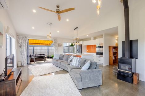 Photo of property in 8 White Road, Otane, 4202