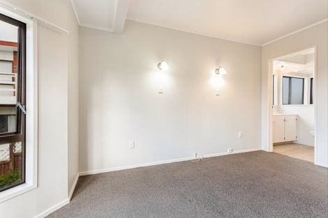 Photo of property in 4 Marlin Street, West Harbour, Auckland, 0618