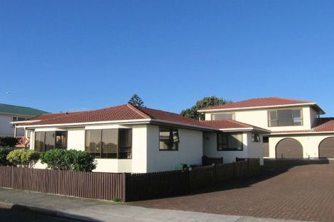 Photo of property in 8 Beach Road, Titahi Bay, Porirua, 5022
