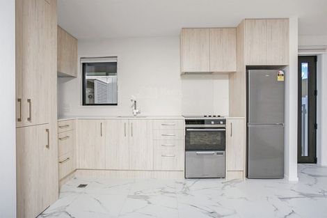 Photo of property in 1/21 Karamu Street, Te Atatu Peninsula, Auckland, 0610