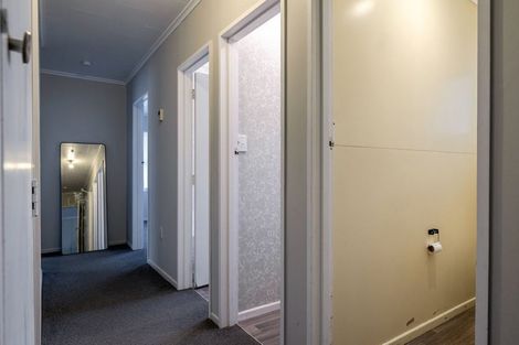 Photo of property in 3 Seddon Street, Takaro, Palmerston North, 4412