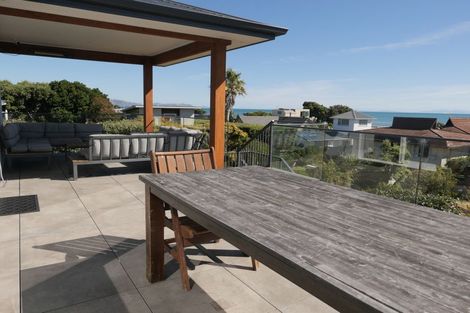 Photo of property in 104 Seaview Road, Paraparaumu Beach, Paraparaumu, 5032