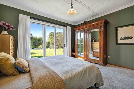 Photo of property in 7091 South Road, Warea, New Plymouth, 4381
