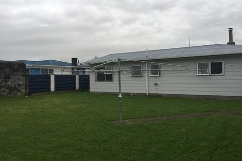 Photo of property in 16 Heather Street, Levin, 5510