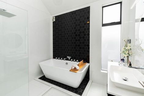 Photo of property in 43a Gracefield Avenue, Christchurch Central, Christchurch, 8013