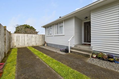 Photo of property in 67 Fairfield Road, Hawera, 4610