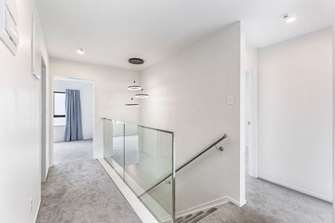 Photo of property in 43c Fitzherbert Avenue, West Harbour, Auckland, 0618