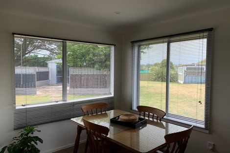 Photo of property in 52 Sarah Street, Waikawa Beach, Levin, 5573