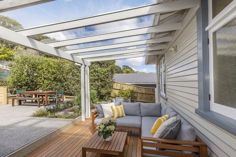 Photo of property in 11 Firth Terrace, Karori, Wellington, 6012