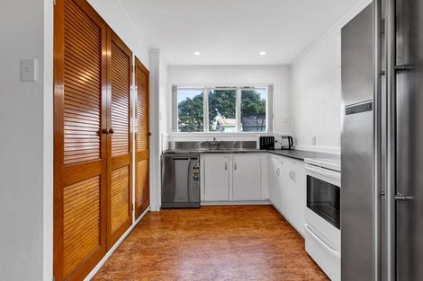 Photo of property in 31 Paritutu Road, Spotswood, New Plymouth, 4310