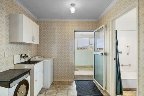 Photo of property in 1d Rossiter Crescent, Lynmouth, New Plymouth, 4310