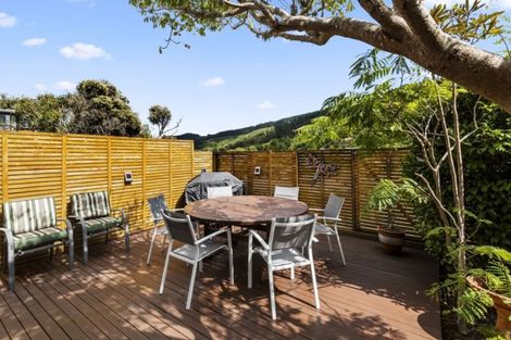Photo of property in 5 Deveron Place, Tawa, Wellington, 5028