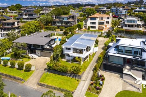 Photo of property in 29 Whitby Crescent, Mairangi Bay, Auckland, 0630