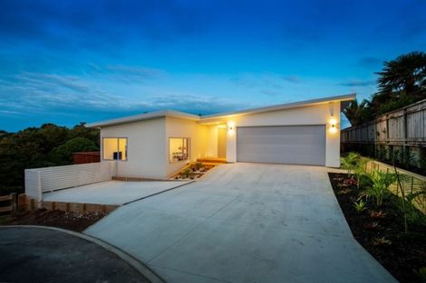 Photo of property in 2 Fern Lane, Whalers Gate, New Plymouth, 4310
