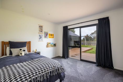 Photo of property in 244 Corbett Road, Paraite, New Plymouth, 4373