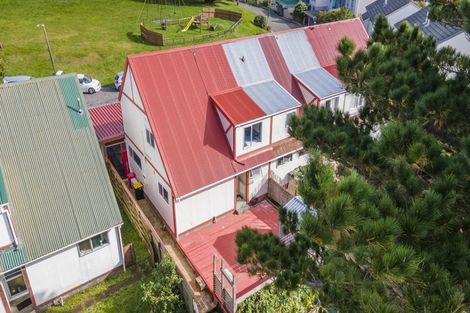 Photo of property in 19 Hollydale Grove, Churton Park, Wellington, 6037