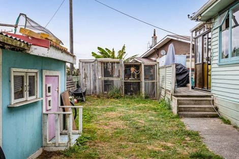 Photo of property in 85 Collins Street, Hawera, 4610