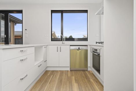 Photo of property in 1/4 Heath Street, Saint Andrews, Hamilton, 3200