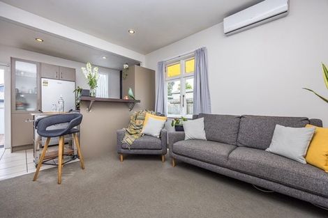 Photo of property in 22 Te Atatu Road, Te Atatu South, Auckland, 0610