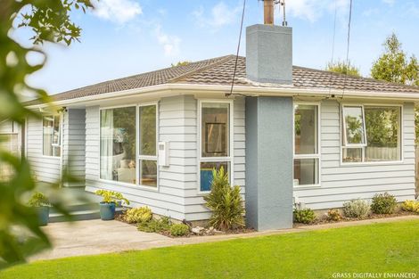 Photo of property in 14 Walton Road, Paraparaumu Beach, Paraparaumu, 5032