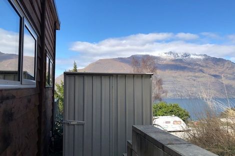 Photo of property in 129b Wynyard Crescent, Fernhill, Queenstown, 9300