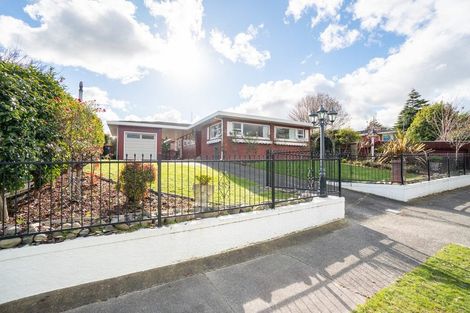 Photo of property in 4 Wikiriwhi Crescent, Awapuni, Palmerston North, 4412
