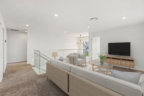 Photo of property in 47 Davey Crescent, Orewa, 0931