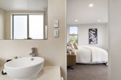 Photo of property in 14 Ilam Lane, Fairview Heights, Auckland, 0632