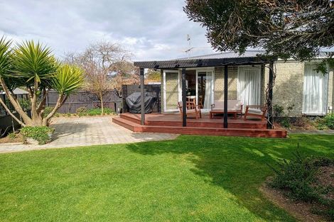 Photo of property in 8 Roberta Drive, Somerfield, Christchurch, 8024