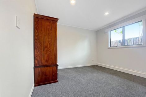 Photo of property in 12 Waterfront Road, Mangere Bridge, Auckland, 2022
