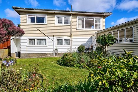 Photo of property in 10 Walker Avenue, Paremata, Porirua, 5026