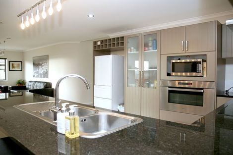 Photo of property in 38 Ina Ville Drive, Pukekohe, 2120